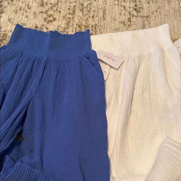 Isabel Maternity by Ingrid & Isabel Blue and White Pants Set - Picture 3 of 6